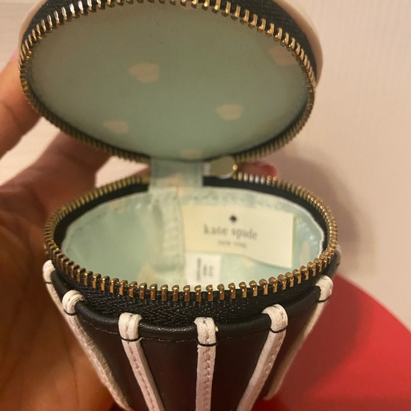 Rare Kate Spade Magnolia Bakery Cupcake, new, without tags, comes with dust bag. - Picture 2 of 6